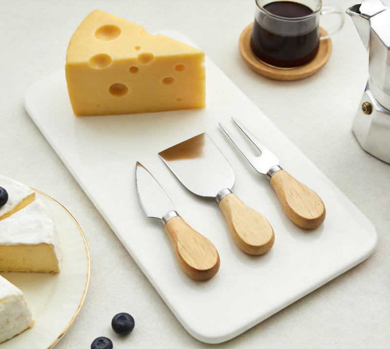 Ensemble de 3&nbsp;couteaux &agrave; fromage en bois de ch&ecirc;ne
