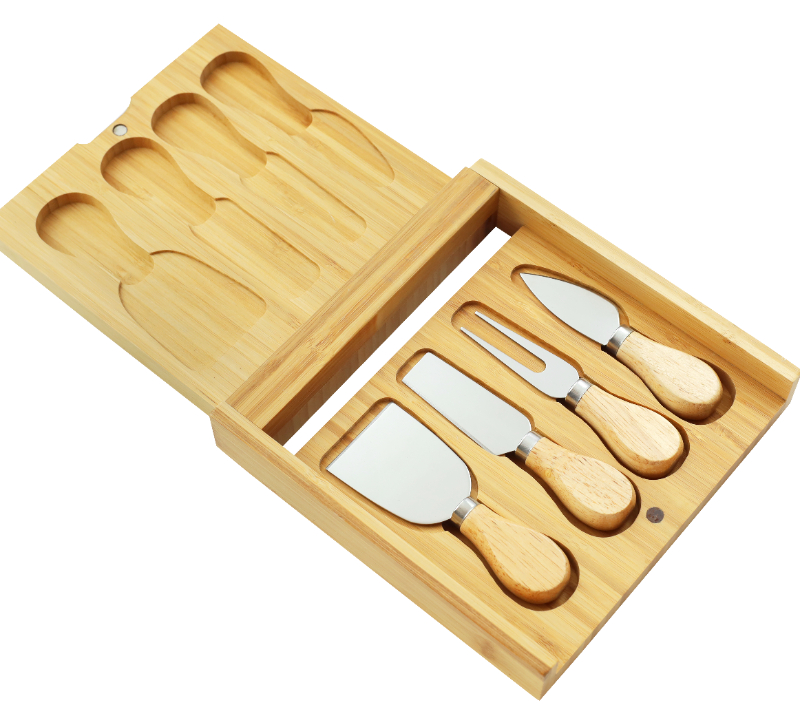 HS4114&nbsp;Ensemble de 5&nbsp;couteaux &agrave; fromage en bois de ch&ecirc;ne et planche &agrave; fromage