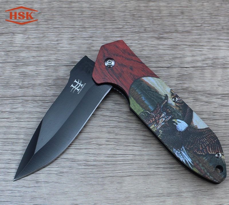 Couteau pliant d'ext&eacute;rieur &agrave; motif cerf TPK-18, lame tactique noire en acier inoxydable avec manche